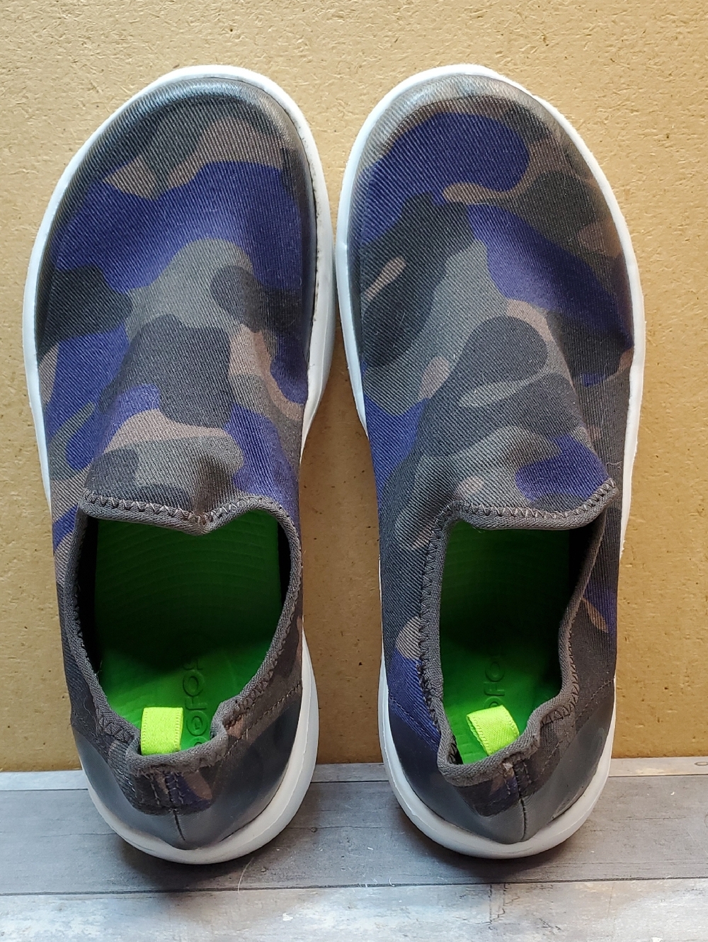 Oofos Womens OOMG EeZee Low Recovery Sneakers Size 7